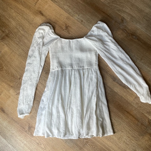Hollister White Eyelet Long Sleeve Romper Dress - Picture 2 of 8